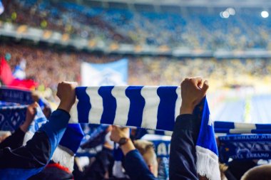 Stadyum podyumda alkışlar futbol taraftarları