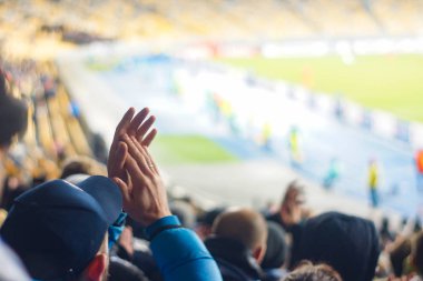 Stadyum podyumda alkışlar futbol taraftarları