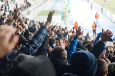 Stadyum podyumda alkışlar futbol taraftarları