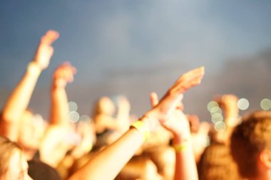 Konser arka planı, el kaldırma, bulanık arka plan, güzel Bokeh canlı konseri