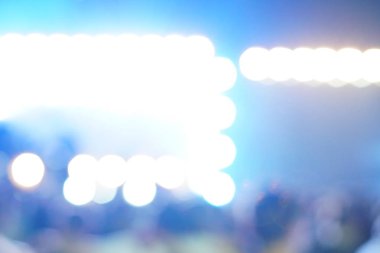 Bulanık arka plan: seyirci, müzik showbiz konsepti ile konser Bokeh aydınlatma