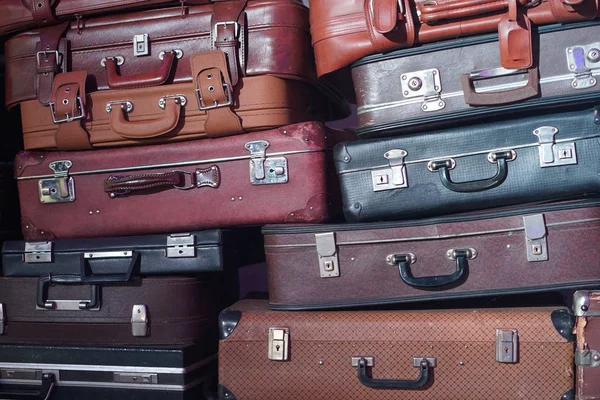 Pile Colorful Vintage Suitcases — Stock Photo, Image
