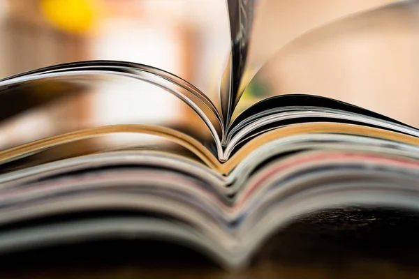 Closeup Background Pile Old Magazines Bending Pages — Stock Photo, Image