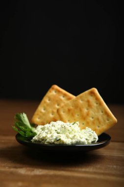 Süzme peynir, Yeşiller ve bisküvi diyet çerez