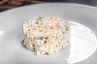 Salata bir kafede hizmet veren Restoran