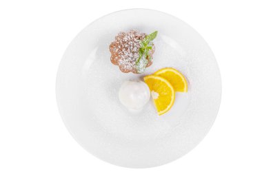 portakal ve dondurma izole ile çikolatalı kek