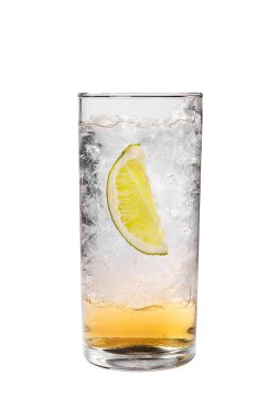 Yaz izole beyaz arka plan üzerinde kokteyl