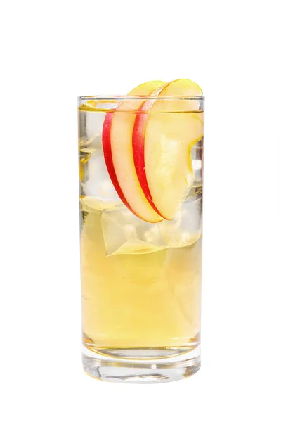 Cocktail estivo su sfondo bianco isolato — Foto Stock