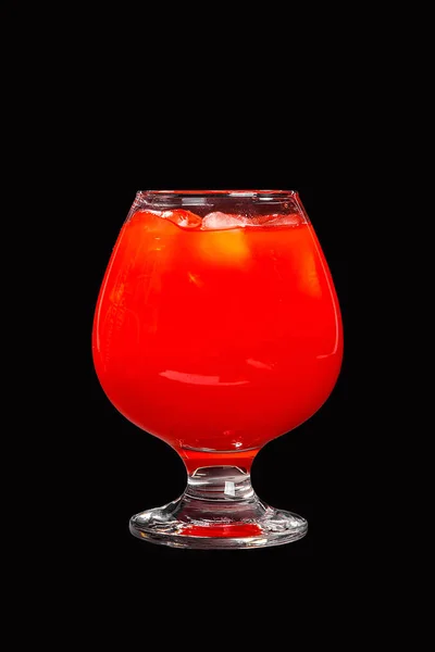 Summer cocktail on isolated black background — Stock Photo, Image