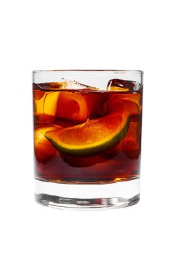 Yaz izole beyaz arka plan üzerinde kokteyl