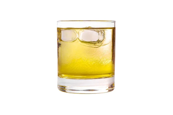 Cocktail estivo su sfondo bianco isolato — Foto Stock