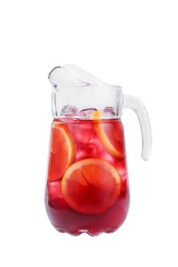 İzole beyaz arka plan üzerinde bir sürahi yaz kokteyli