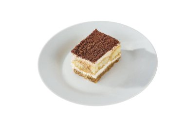 Tiramisu beyaz bir tabakta.