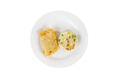 Sebzeli pirinçli ekmek, izole bir tabakta.