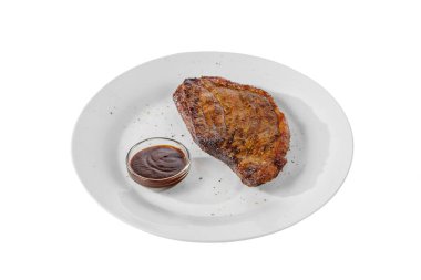 Eti biftek domates sos izole beyaz ile