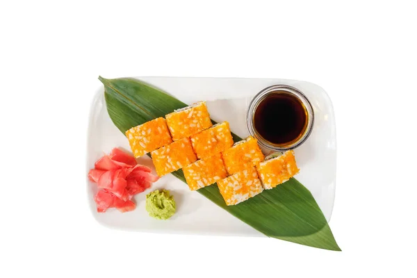 Sushi, rola em um fundo isolado branco — Fotografia de Stock