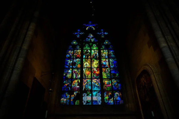 St Vitus vitray pencere