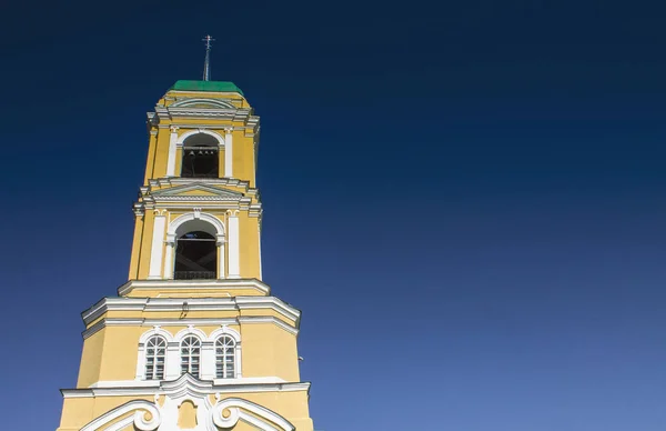 Tempio Dei Cristiani Ortodossi Contro Cielo Blu — Foto Stock