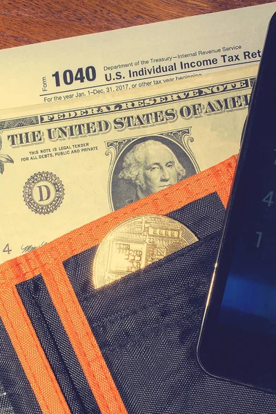 Tax Day Tax Form 1040 Dollar Orange Black Wallet Bitcoin — Stock Photo, Image