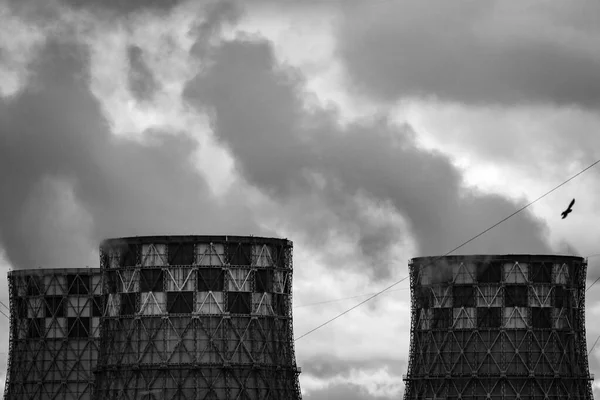 Fabbrica tubo inquinamento dell'aria, fumo da, problemi ambientali, tema ecologia — Foto Stock