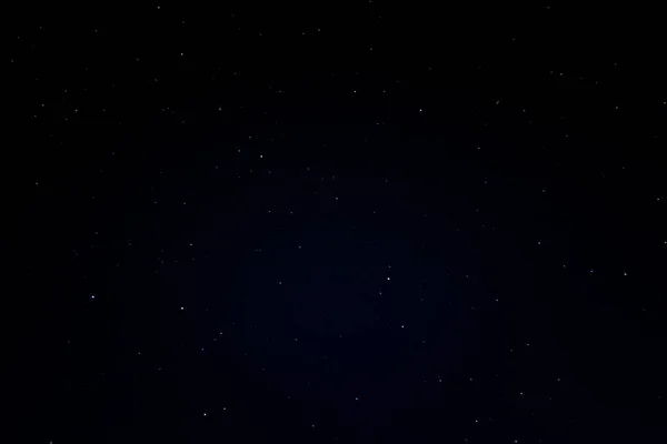 Nacht sterrenhemel met sterren geschikt als achtergrond. plaats onder de tekst kopieerruimte — Stockfoto