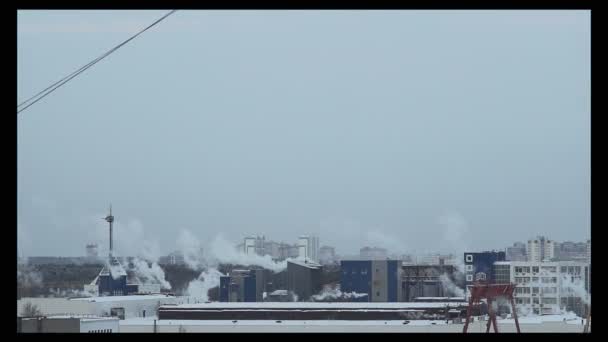 工厂的烟雾，城市景观 — 图库视频影像