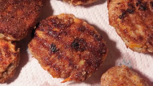 Fried cutlets close-up. cooking homemade food — Stock Video