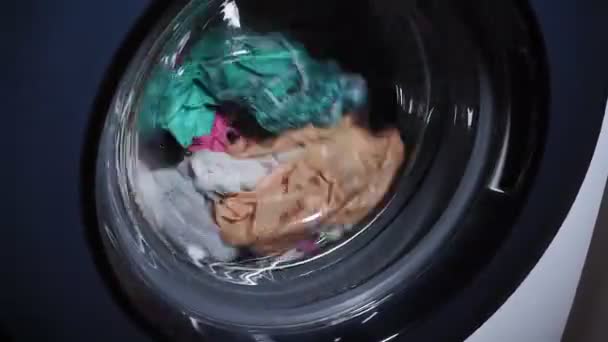 Pračka. Koncept Praní prádla pračka, průmysl Praní prádla. — Stock video