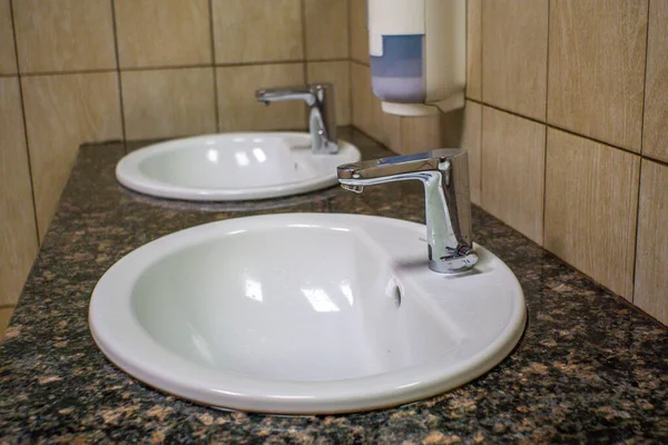 Ist Eine Reihe Von Männlichen Urinal Oder Pinkel Toilette Öffentlichen — Stockfoto