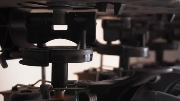 Misturador de tinta Máquina de mistura de tinta para carros foco seletivo close-up . — Vídeo de Stock