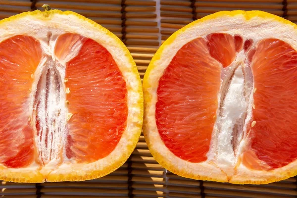 Toranja Cortada Meio Close Citrus Vitamina Foco Seletivo — Fotografia de Stock