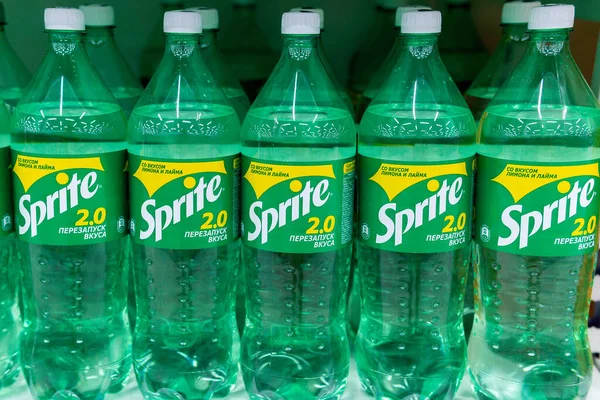 Tyumen Oroszország Május 2020 Sprite Szóda Üdítőital Csaták Eladó Szupermarketben — Stock Fotó