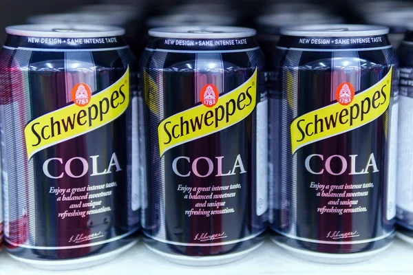 Tyumen Russia May 2020 Schweppes Soda Uma Marca Bebidas Com — Fotografia de Stock