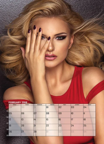 Schönheit blonde Frau, Februar-Kalender — Stockfoto