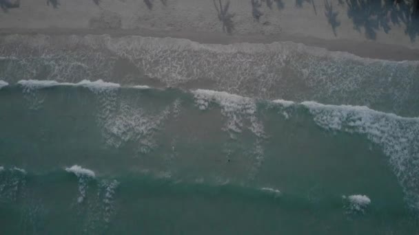 Beautiful view of the ocean, a top view, Waves go one by one in a large beautiful coast. Sea waves on the beach background beautiful. — Stock Video