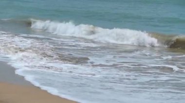 Deniz su yüzeyi, deniz su doku, Doğa, resort, deniz tatil tam hd video arka plan. Deniz, deniz manzarası, okyanus, Doğa arka plan. Pastoral deniz manzarası: temiz su, dalgalar, mavi gökyüzü, ufuk.