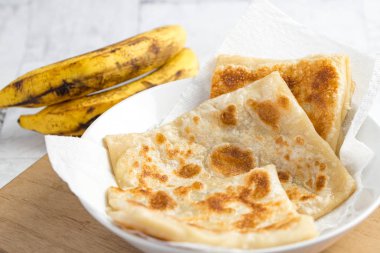 Katmanlı Muz Düz Ekmekleri