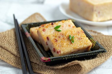 Kızarmış turp keki.