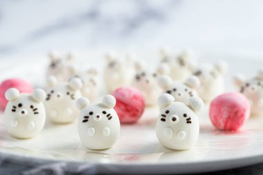Hamster şeklinde glutinous pirinç topları.
