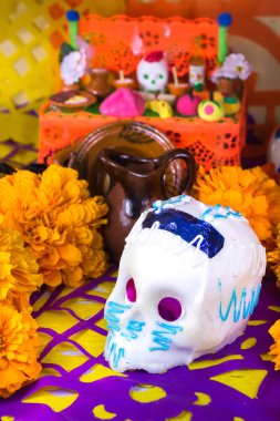 Ölüler için sunan