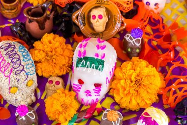 Ölüler için sunan