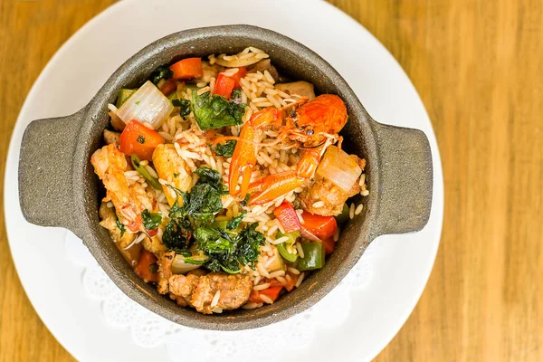 Balık ve karides çorbası