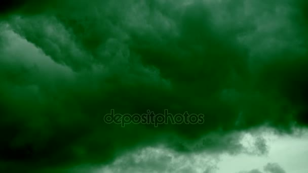Unreal magic green clouds before storm — Stock Video