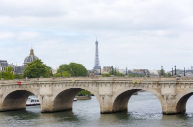 Eski köprüden, Royal gölet, nehir de Paris, 