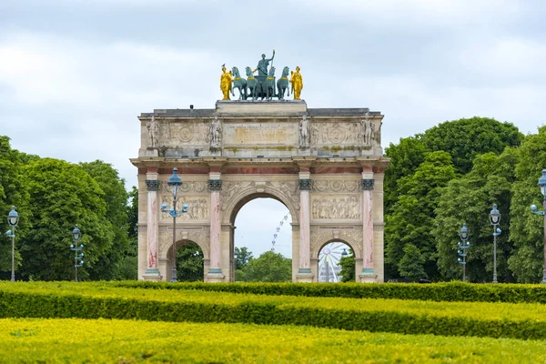 Increíble vista del Arco del Triunfo del Carrousel en París — Foto de Stock
