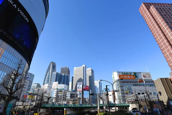 Una de las partes modernas de la ciudad de Tokio con carreteras de alta tecnología y arquitectura — Foto de Stock