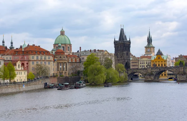 在布拉格主要观光的最流行的观点 — 图库照片