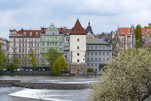 Una de las vistas más populares de un casco antiguo de Praga — Foto de Stock
