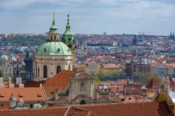 Vue panoramique imprenable sur la vieille ville de Prague — Photo