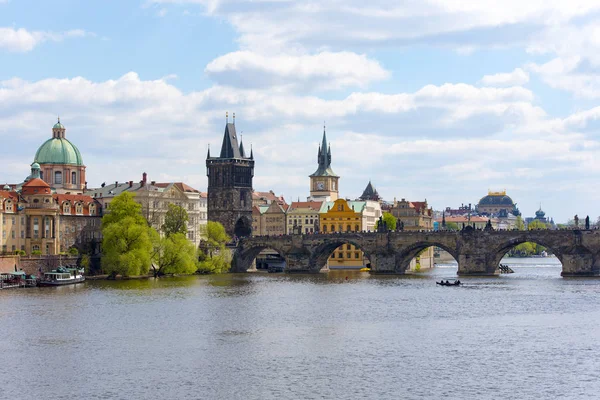 La vista más popular de los principales lugares de interés en Praga — Foto de Stock